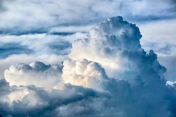 Nubes que cambian de forma