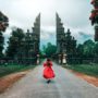 Puerta de templo hindú en Indonesia
